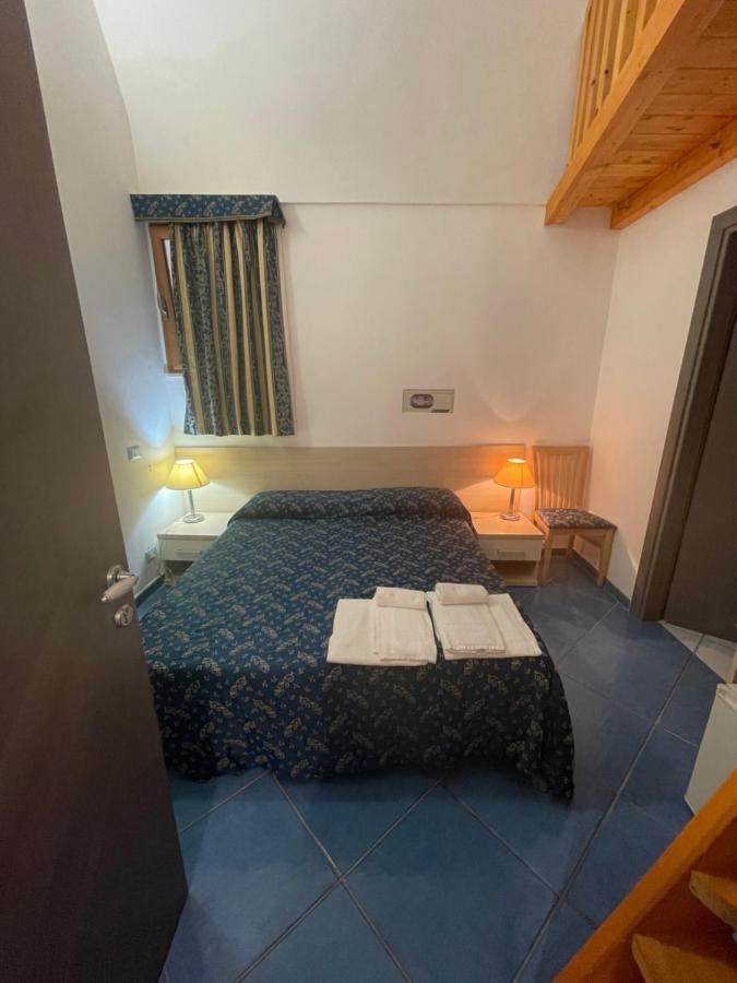 B&B La Terrazza Sul Porto Πόντσα Εξωτερικό φωτογραφία