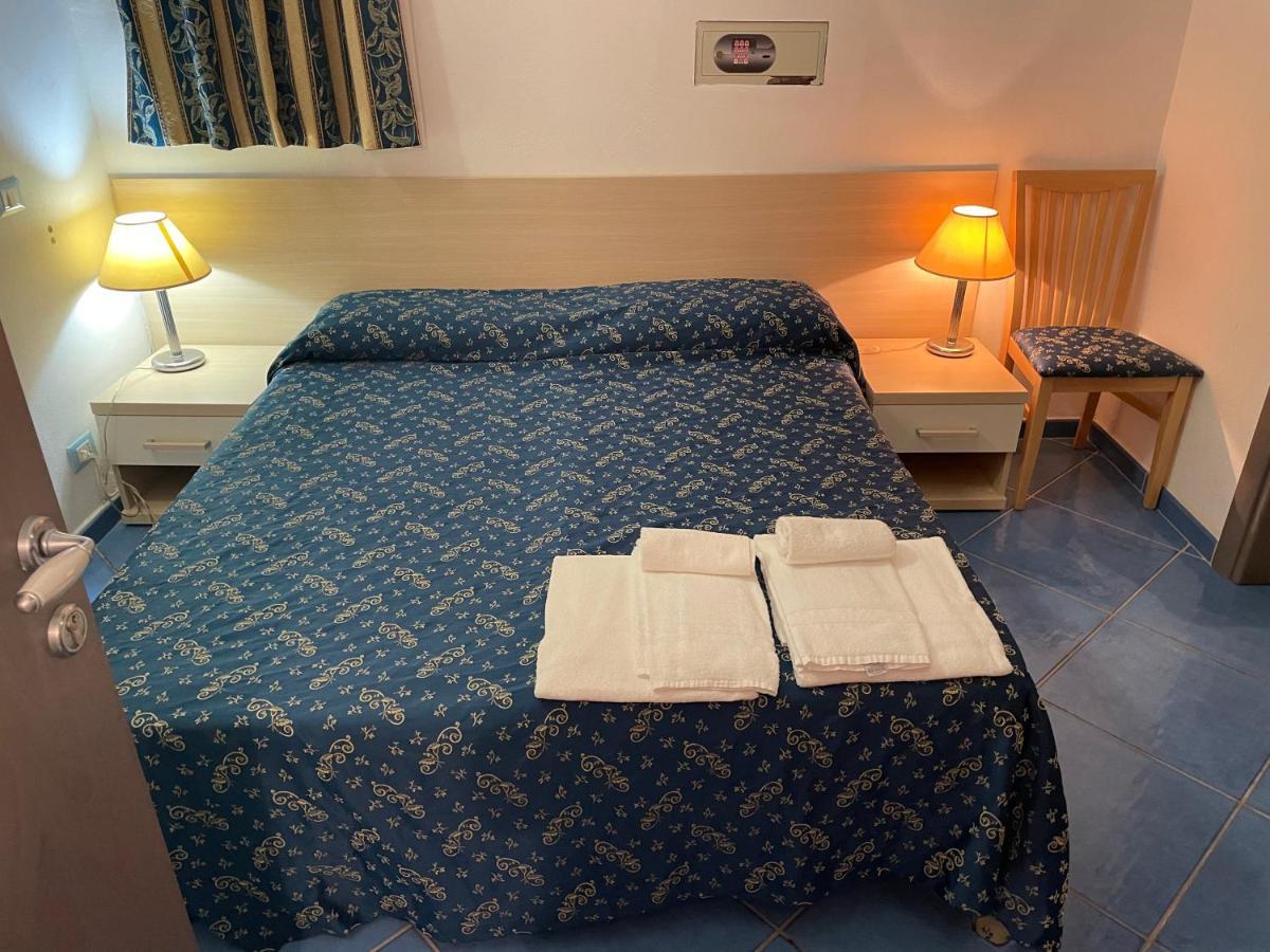 B&B La Terrazza Sul Porto Πόντσα Εξωτερικό φωτογραφία