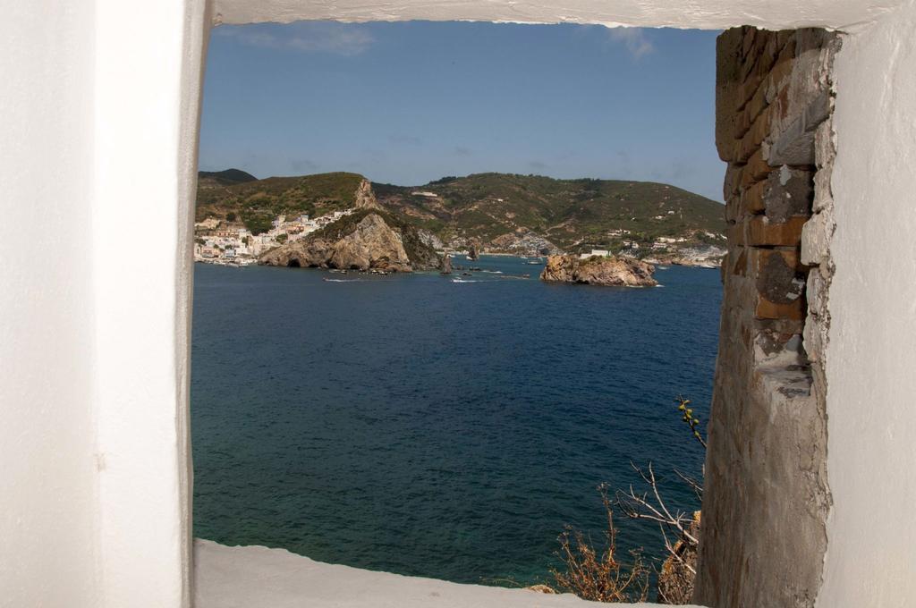 B&B La Terrazza Sul Porto Πόντσα Εξωτερικό φωτογραφία