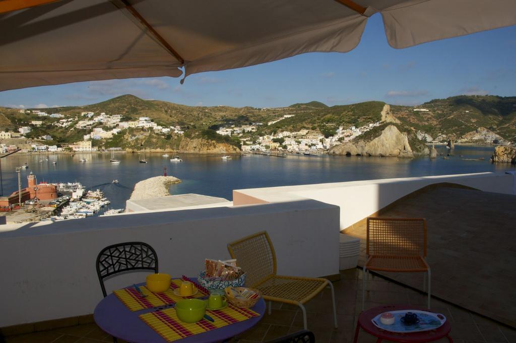B&B La Terrazza Sul Porto Πόντσα Εξωτερικό φωτογραφία
